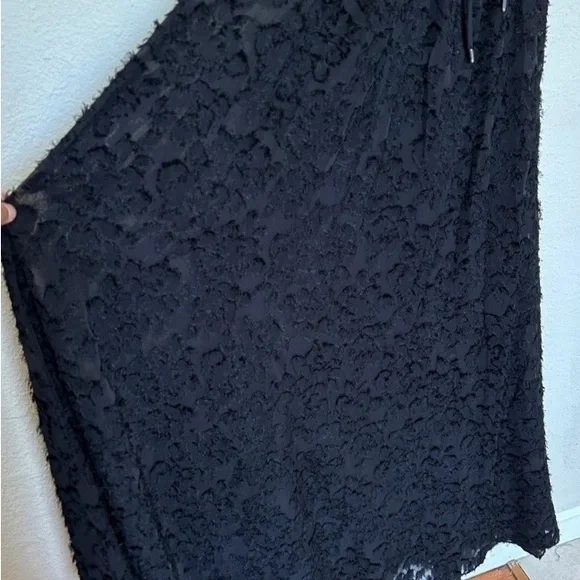 House of CB
House of CB 'Seren' Black Floral Lace Back Maxi Dress size M - Picture 13 of 13